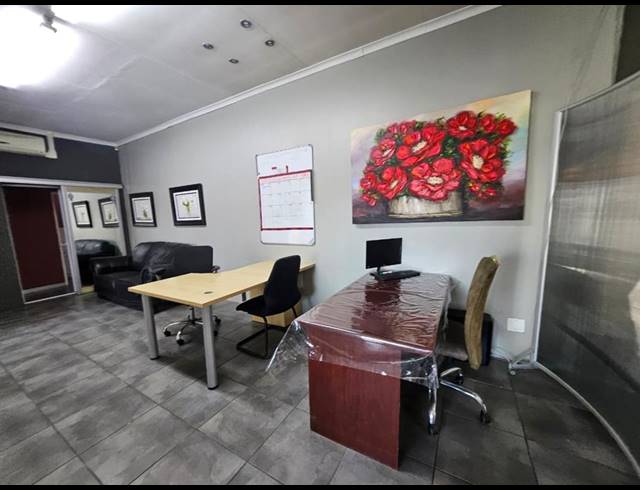 940M² BUSINESS FOR SALE IN BRACKENHURST
